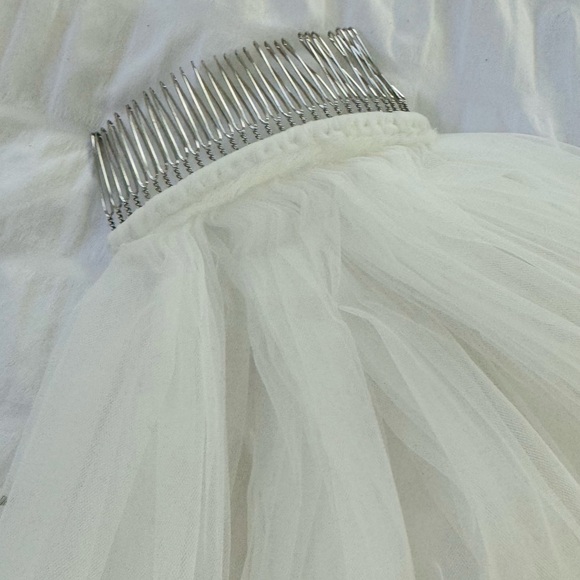 Cathedral length pearl veil - Picture 3 of 5